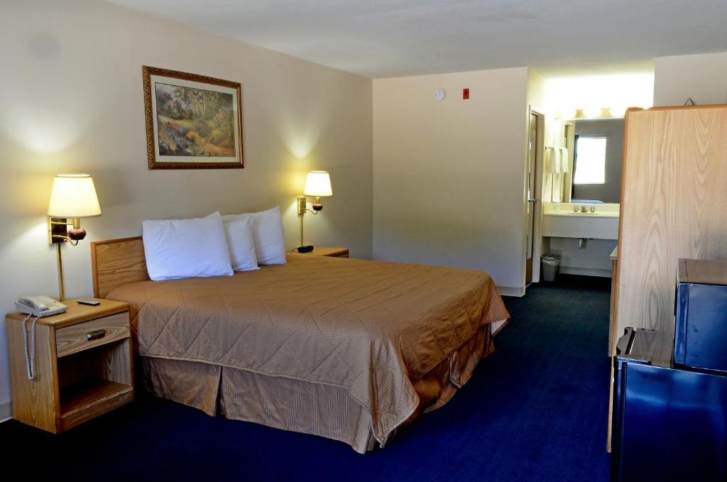 Americas Best Value Inn Kinder Room photo